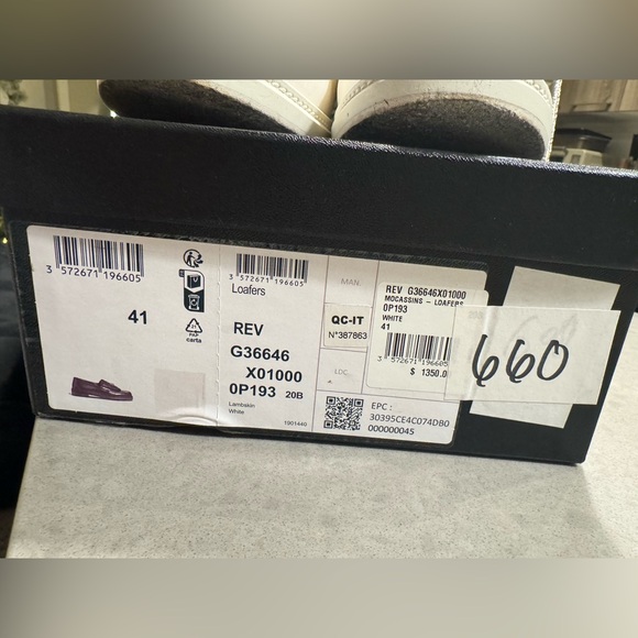 Chanel Women's Turnlock White Loafers size 41 - Picture 9 of 9